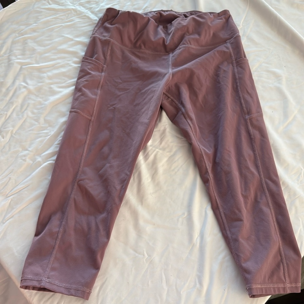 Never worn cropped leggings, pinkish, purple color size large
